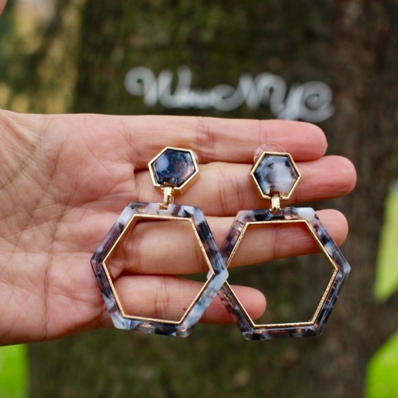WowNYC Jewelry - New Tortoise Marble Hexagon Link Hoops Earrings
